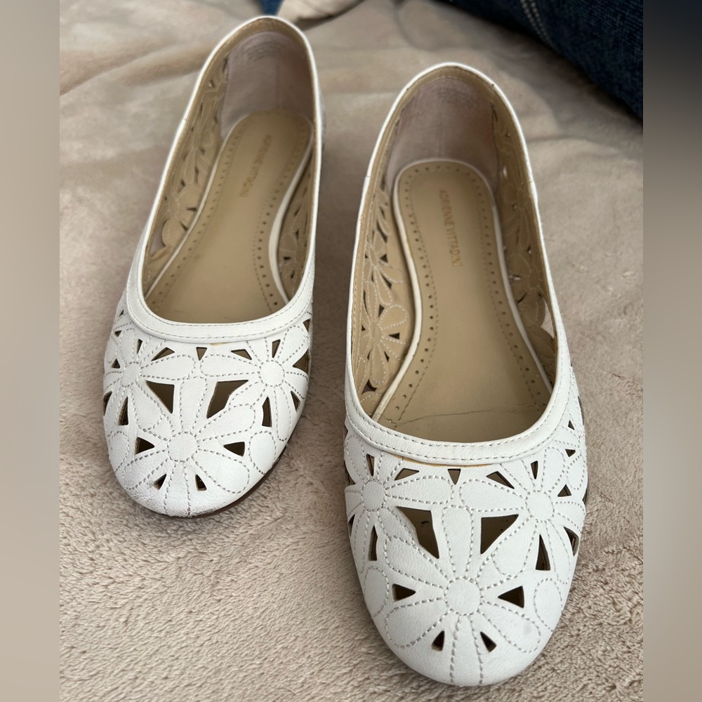 Adrienne Vittadini White Floral Cutout Flats